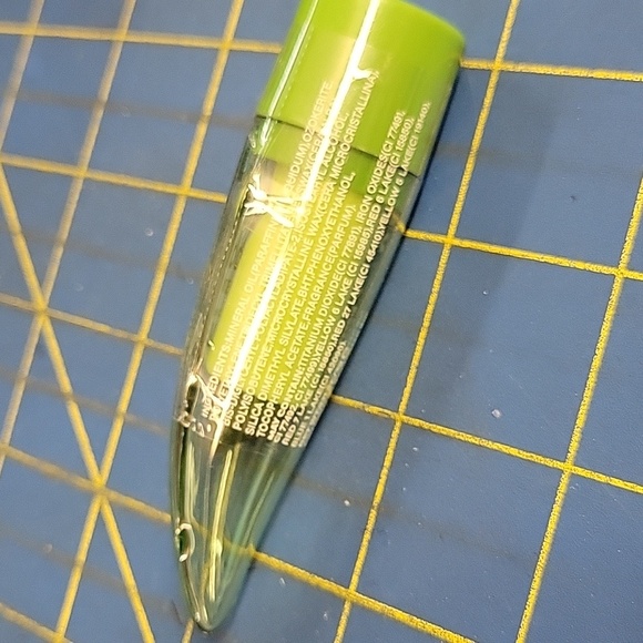 RMT "Romantic Beauty Aloe Vera 99% Magic Lipstick" New Sealed - Picture 2 of 2